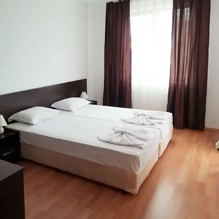 Lägenhetshotell Happy Slăntjev Brjag