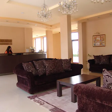 Happy ساني بيتش