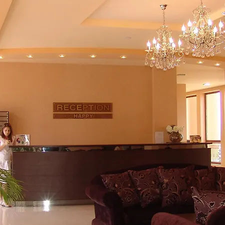 Happy ساني بيتش