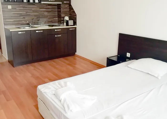 Happy Lägenhetshotell Slăntjev Brjag