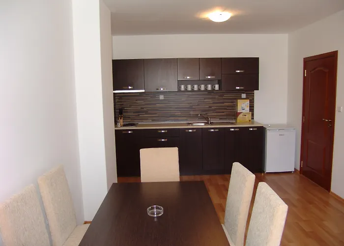 Апартхотел Happy Слънчев бряг