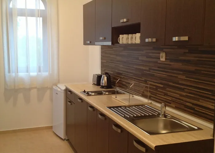 Happy Апартхотел *