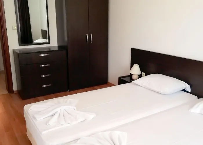 Happy Апартхотел