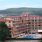 Happy Apartahotel