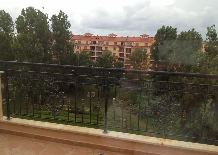 Lägenhetshotell Happy Slăntjev Brjag