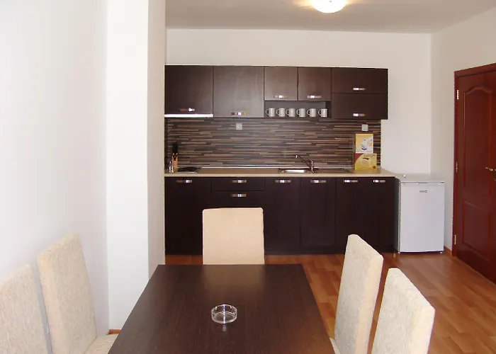 Happy * Slăntjev Brjag